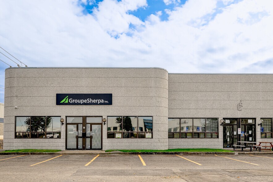 More Photos Of 80-150 Av Lindsay, Dorval Warehouse For Lease