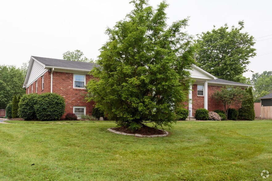 More Photos Of 4040 S Meridian St, Indianapolis Office For Lease