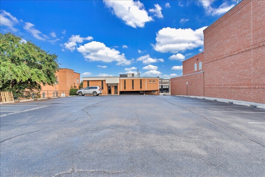 More Photos Of 356-358 Campbell Ave NW, Roanoke Office For Sale