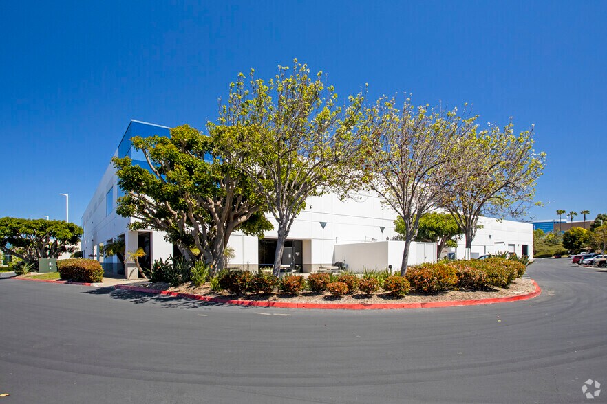 More Photos Of 5803 Newton Dr, Carlsbad Research And Development For Lease
