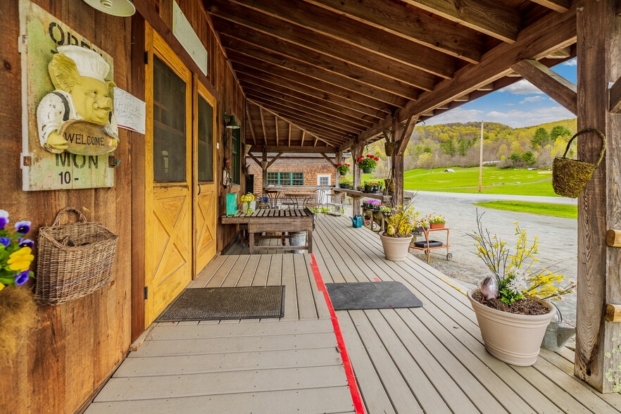 More Photos Of 49 Vermont 12, Pomfret General Retail For Sale