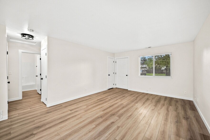 More Photos Of 1717 Main St, Sandpoint Apartments For Sale