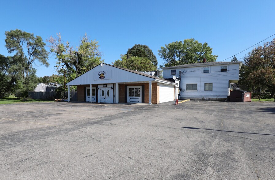 More Photos Of 8372 N Saginaw Rd, Mount Morris Restaurant For Sale