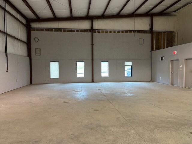 More Photos Of 645-647 Red Oak Rd, Stockbridge Unknown For Lease