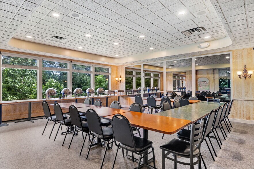 More Photos Of 2001 E Washington St, New Castle Restaurant For Sale