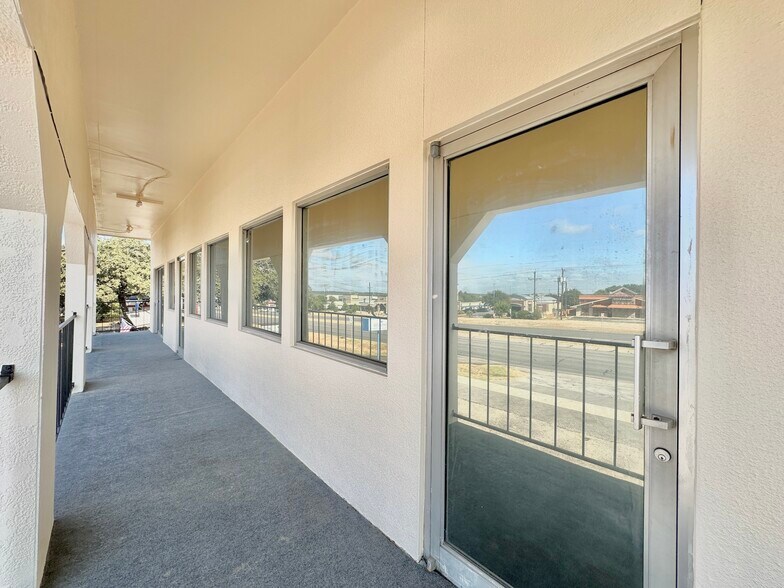 More Photos Of 7205 Bandera Rd, San Antonio Unknown For Lease