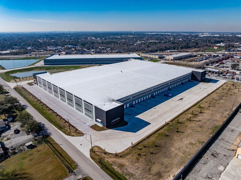 More Photos Of 12010 State Highway 249, Houston Distribution For Sale