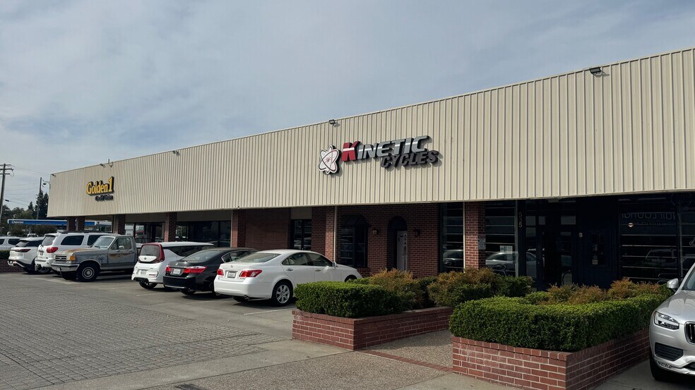 More Photos Of 515-589 La Sierra Dr, Sacramento Unknown For Lease