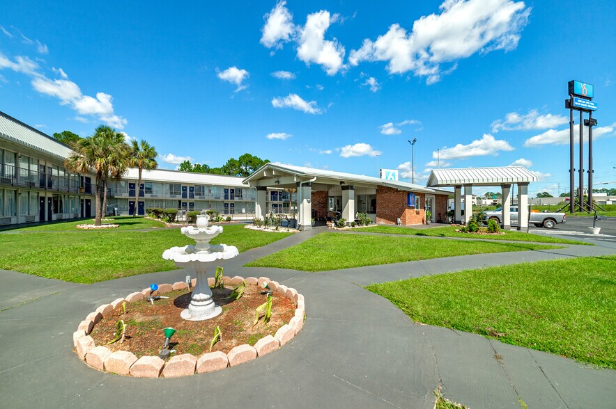 More Photos Of 1103 King Rd, Tifton Hotel For Sale