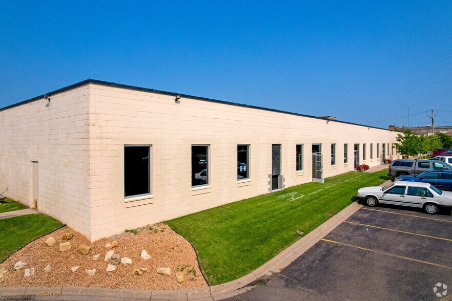 More Photos Of 2300-2340 Myrtle Ave, Saint Paul Flex For Sale