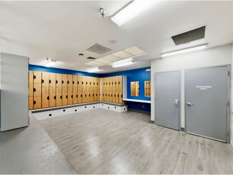 More Photos Of 145 Paragon Ln, El Paso General Retail For Sale