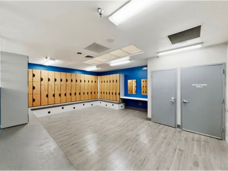 More Photos Of 145 Paragon Ln, El Paso General Retail For Sale
