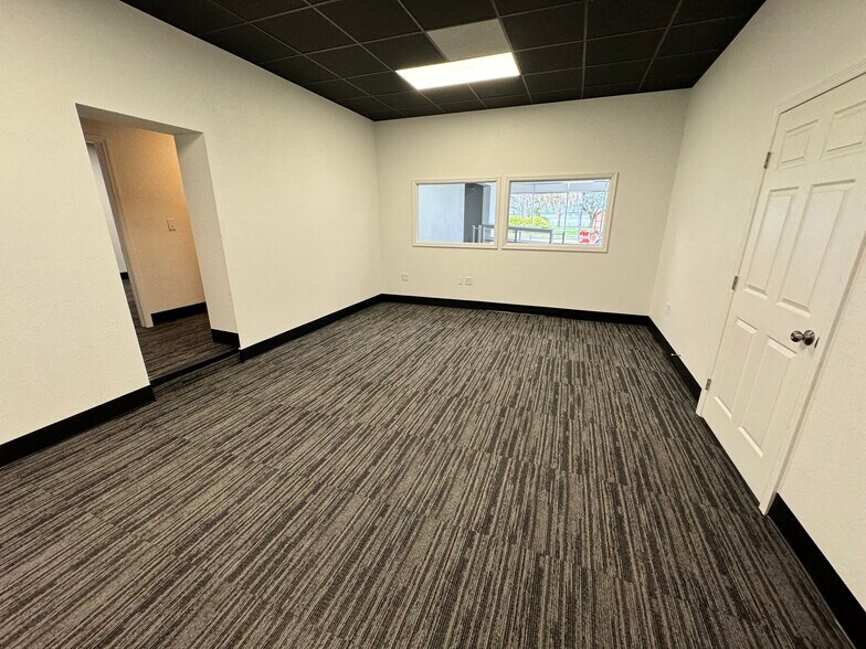 More Photos Of 1249 N Orange Ave, Orlando General Retail For Lease