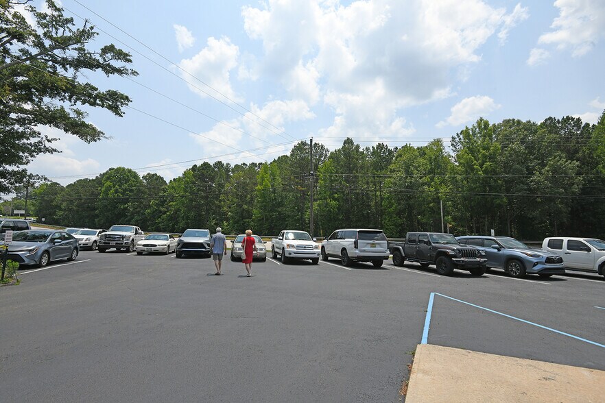 More Photos Of 809 E Greenwood St, Abbeville Restaurant For Sale