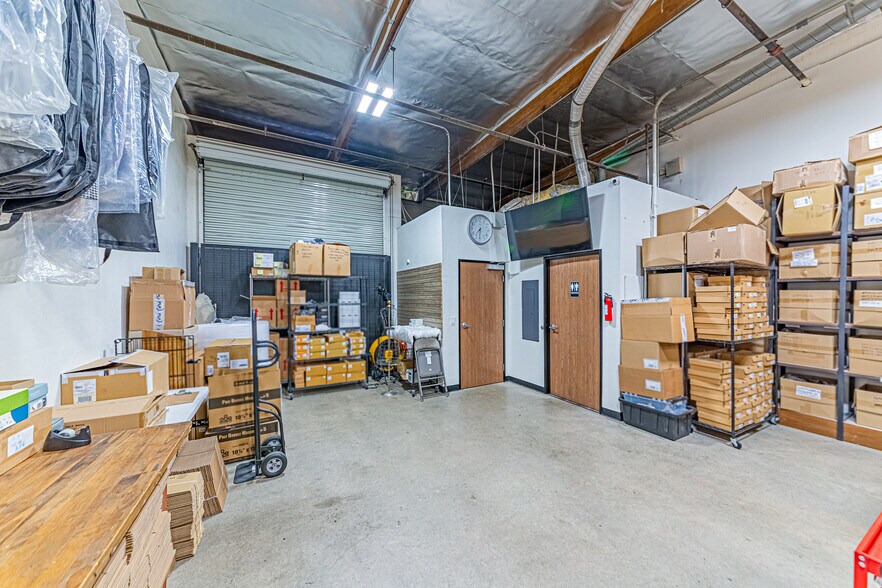 More Photos Of 2005 Raymer Ave, Fullerton Warehouse For Sale
