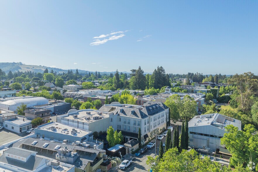 More Photos Of 405 Healdsburg Ave, Healdsburg Storefront Retail Office For Lease
