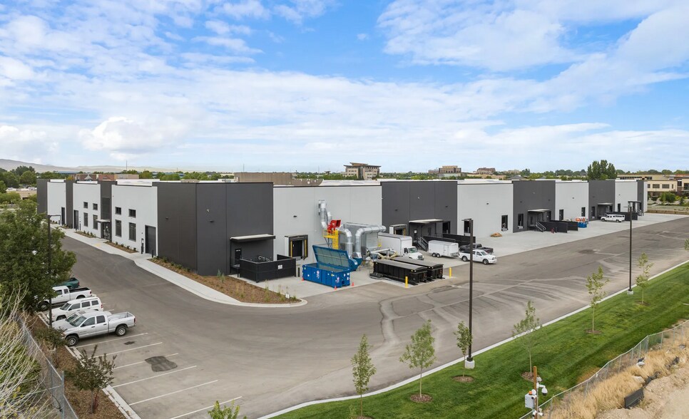 More Photos Of 1135 N Hickory Ave, Meridian Warehouse For Sale