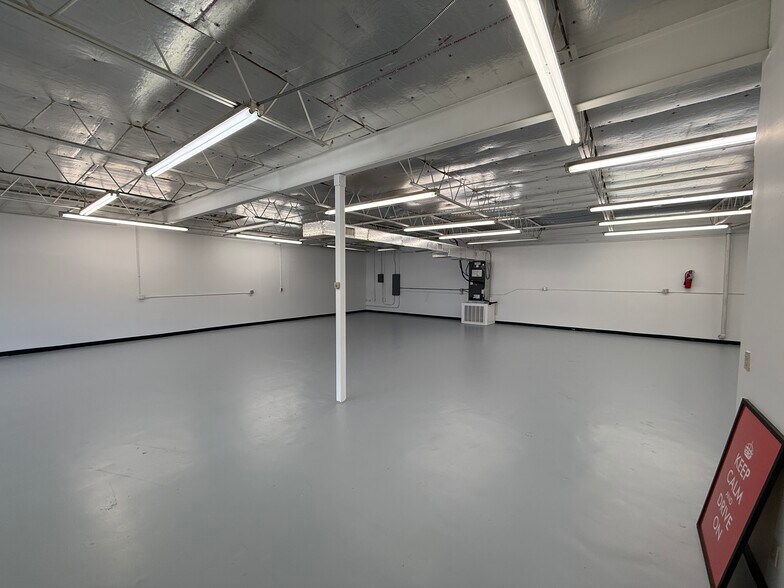 More Photos Of 820 Shelby Ln, Austin Warehouse For Lease