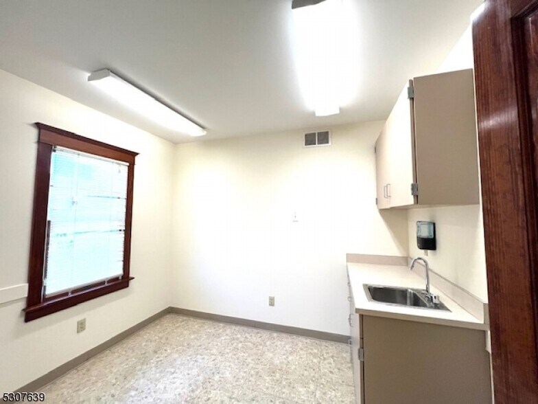 More Photos Of 165 State Rt 23, Franklin Healthcare For Sale