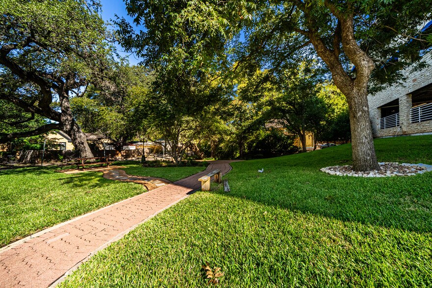 More Photos Of 3200 Red River St, Austin Medical For Lease
