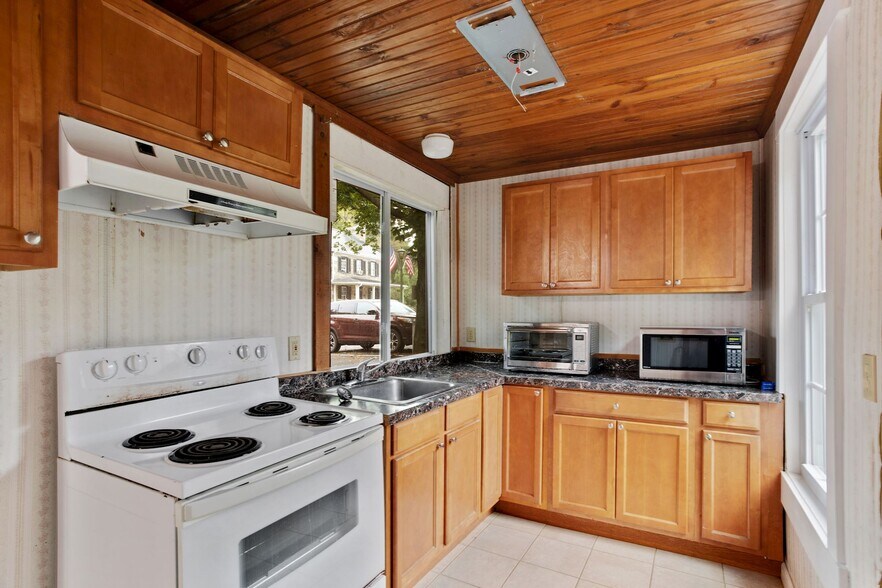 More Photos Of 36939 Charles Town Pike, Hillsboro Convenience Store For Sale