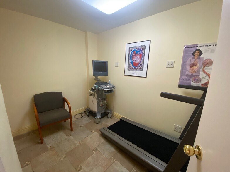 More Photos Of 352 86th St, Brooklyn Hospital For Lease