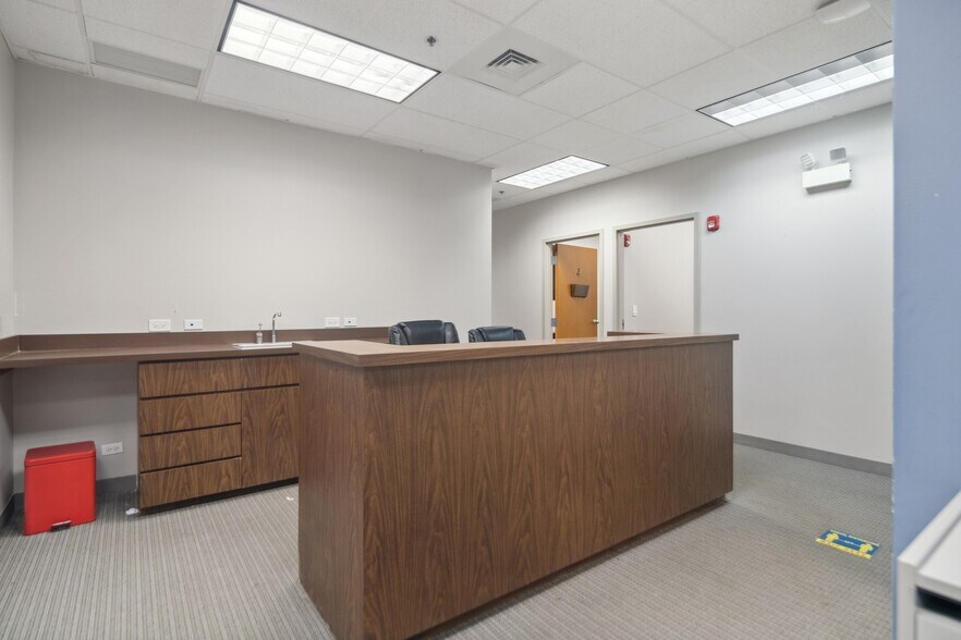 More Photos Of 10215 Roosevelt Rd, Westchester Office For Sale