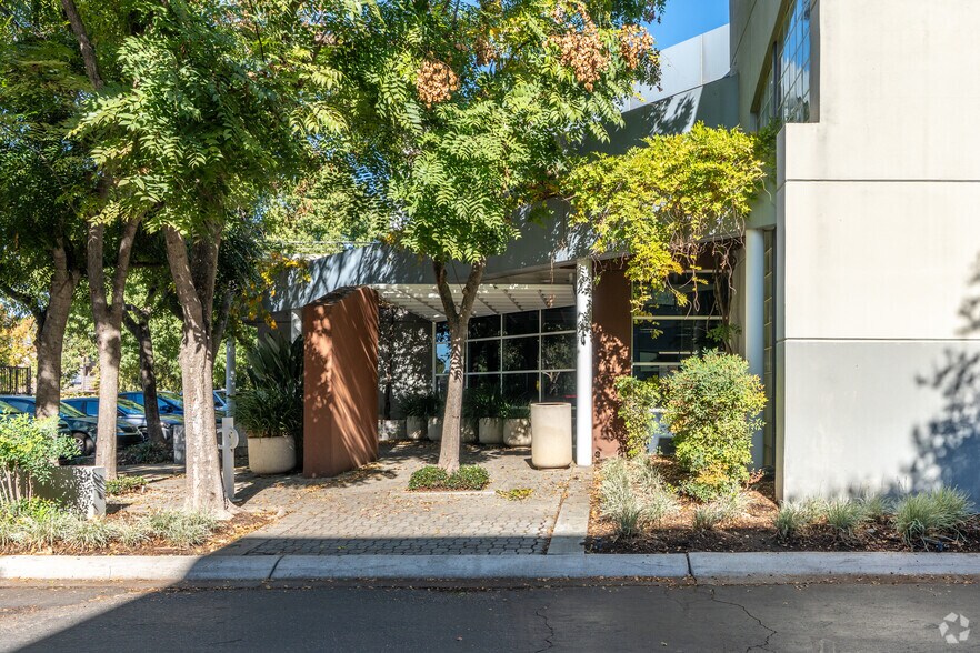 More Photos Of 6180 Brockton Ave, Riverside Medical For Lease