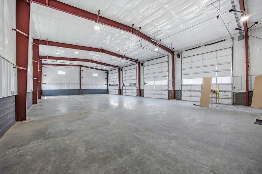 More Photos Of 1342 E Saint Helens St, Pasco Light Distribution For Lease