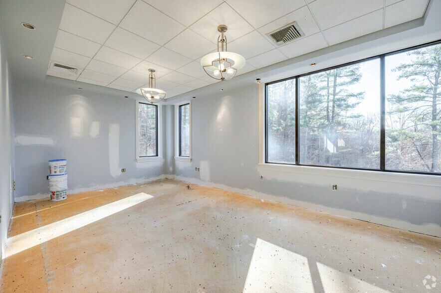 More Photos Of 22 Waterville Rd, Avon Medical For Sale