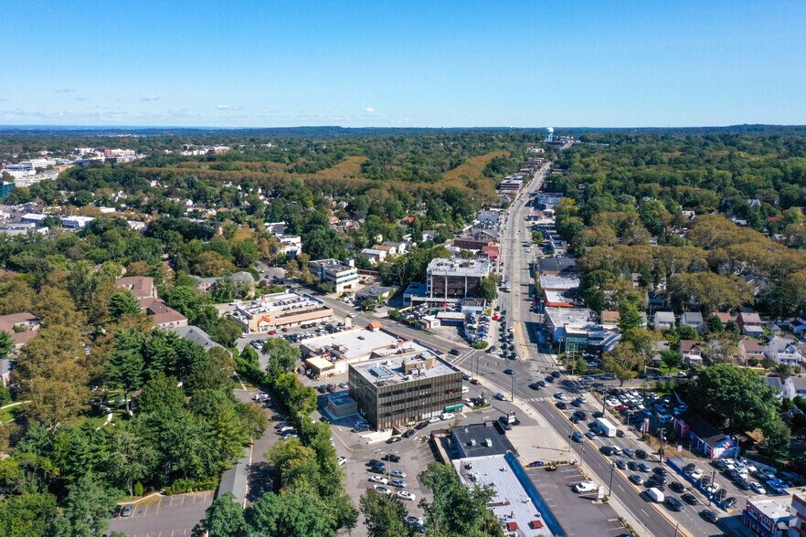 More Photos Of 55 Northern Blvd, Great Neck Office For Lease
