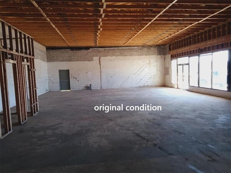 More Photos Of 904 Highway 35 S, Rockport Storefront Retail Office For Sale