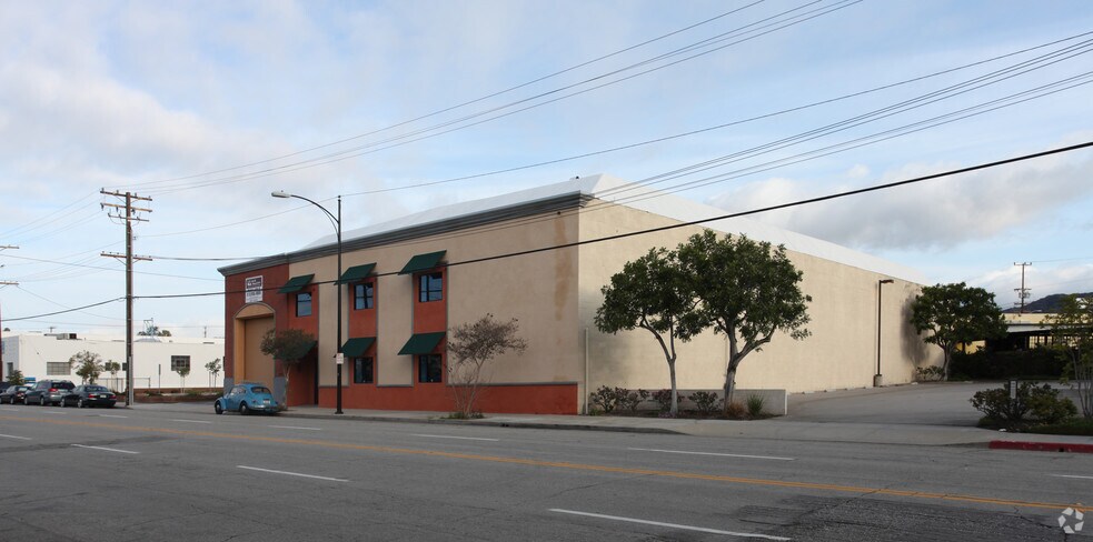 More Photos Of 2807-2815 Winona Ave, Burbank Warehouse For Lease