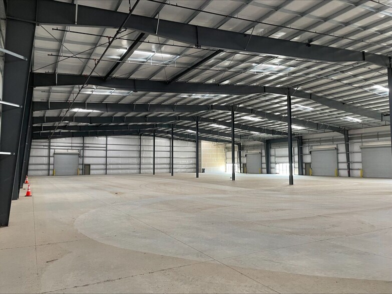 More Photos Of 150 Hawk Dr, Merced Warehouse For Lease
