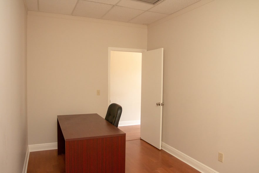 More Photos Of 800 Virginia Ave, Fort Pierce Unknown For Lease