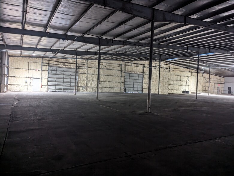 More Photos Of 91 S College St, Statesboro Warehouse For Sale