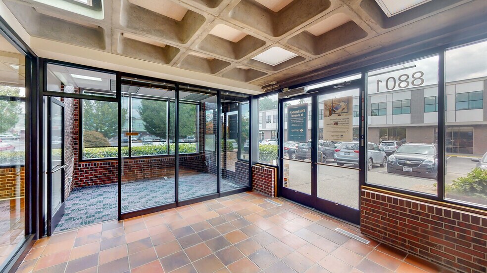 More Photos Of 8801 S Tacoma Way, Tacoma Freestanding For Lease