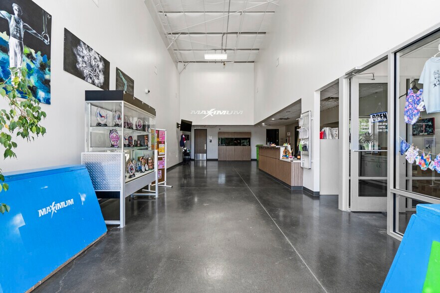 More Photos Of 28519 Sweetgum Rd, Magnolia General Retail For Sale