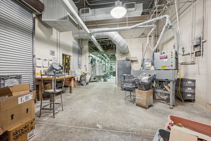 More Photos Of 337 Warren Ave, Stirling Industrial For Sale