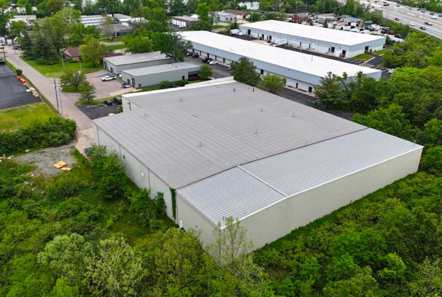 More Photos Of 11420 Deerfield Rd, Blue Ash Warehouse For Lease