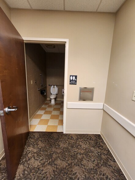 More Photos Of 8400 Northrun Medical Dr, Mechanicsville Office For Lease