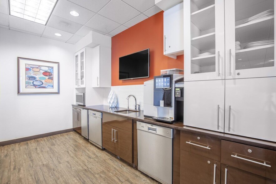 More Photos Of 1000 Parkwood Cir SE, Atlanta Coworking Space