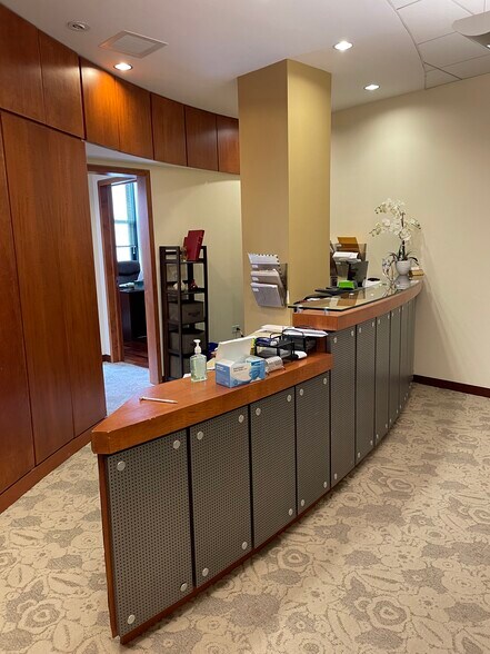 More Photos Of 111 N Wabash Ave, Chicago Medical For Sale