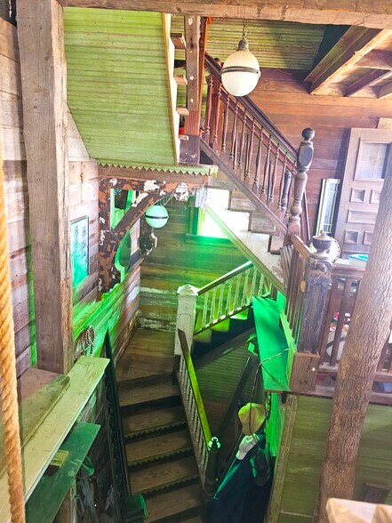 More Photos Of 111 Salvage Way, Luling Office For Sale