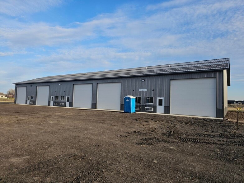 More Photos Of 126 6th Street South St, Waverly Warehouse For Lease