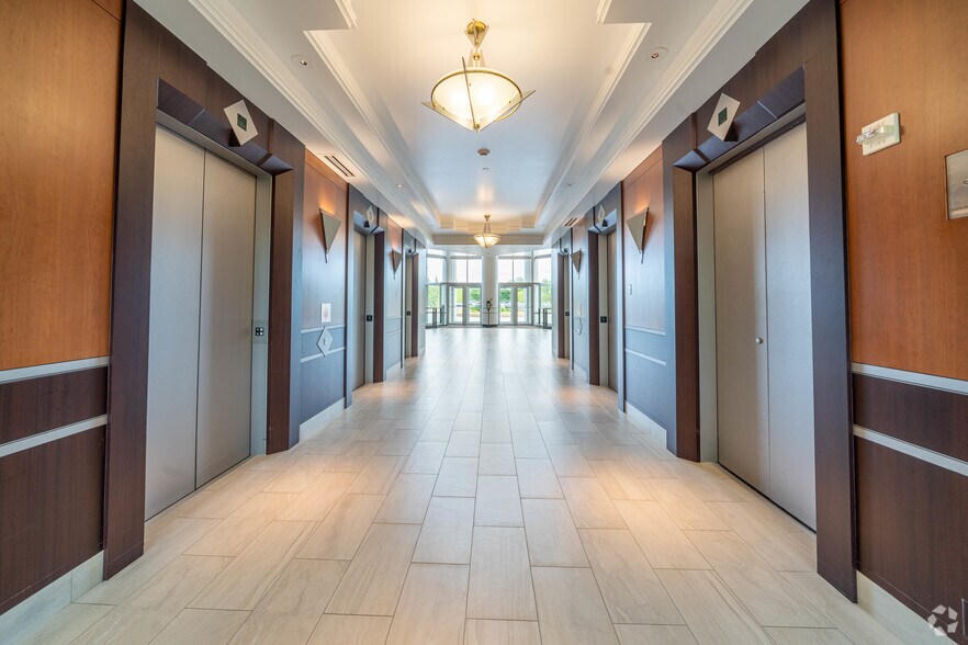 More Photos Of 605 US-169, Plymouth Medical For Lease