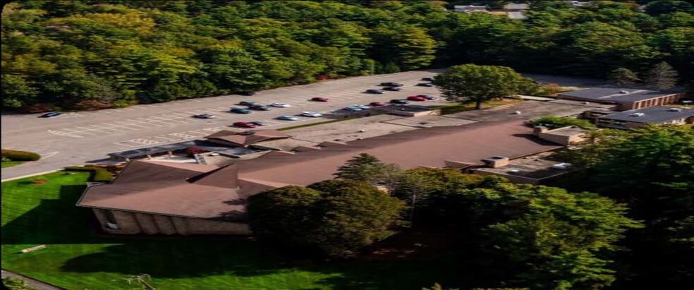 More Photos Of 979 Dickinson St, Springfield Schools For Sale