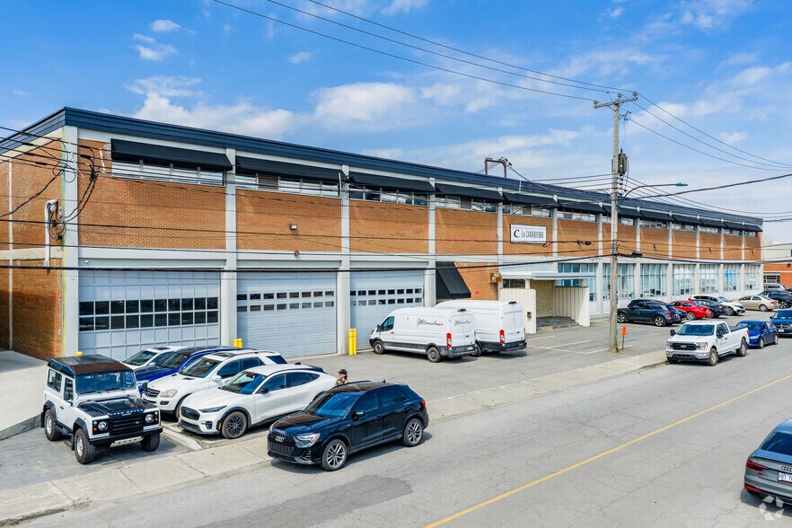 More Photos Of 5745 Rue Paré, Mt Royal Manufacturing For Lease