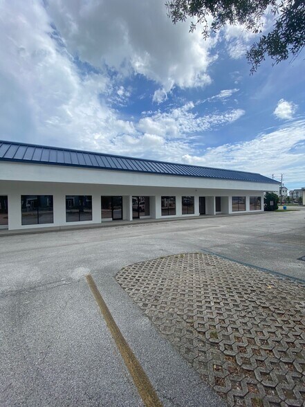 More Photos Of 13080 S Belcher Rd, Largo Office For Lease