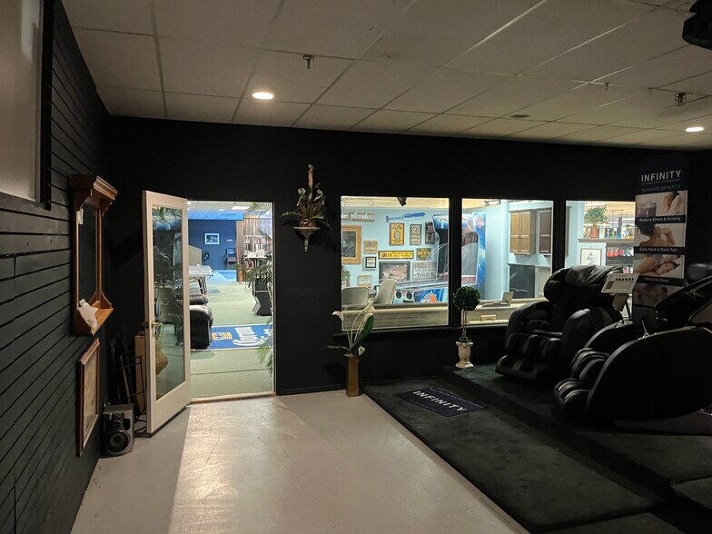 More Photos Of 5585 University Blvd W, Jacksonville Storefront Retail Office For Sale